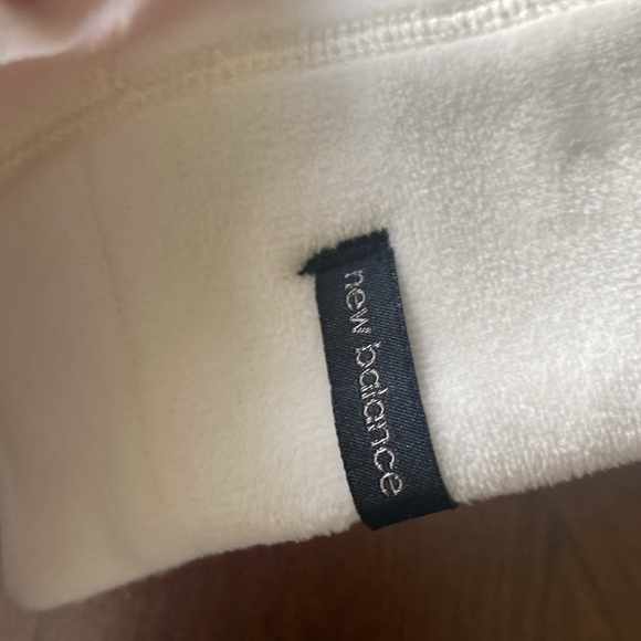 NEW BALANCE Cropped  reversible white gray heather short sleeve Sweatshirt MED - Picture 10 of 11